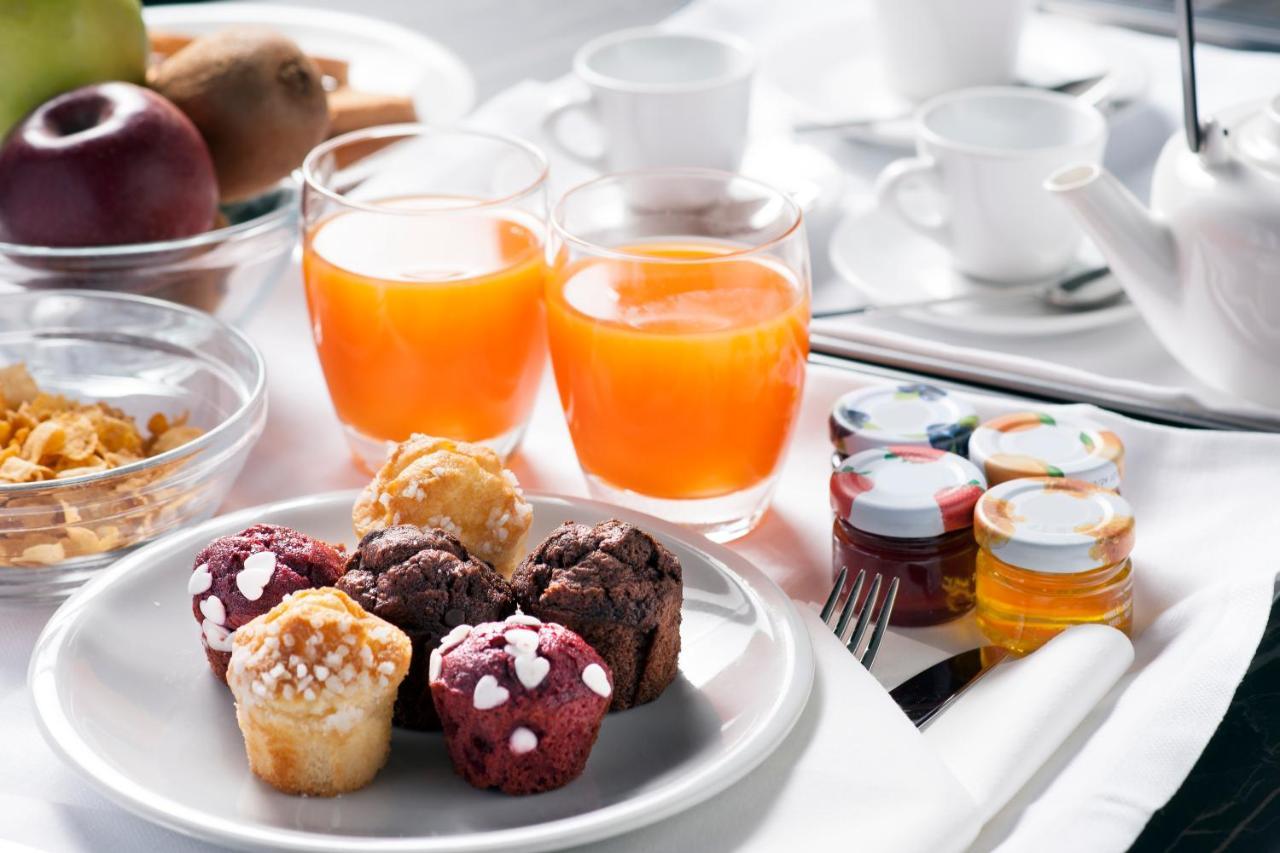 Radisson Hotel Nola Naples Ngoại thất bức ảnh
