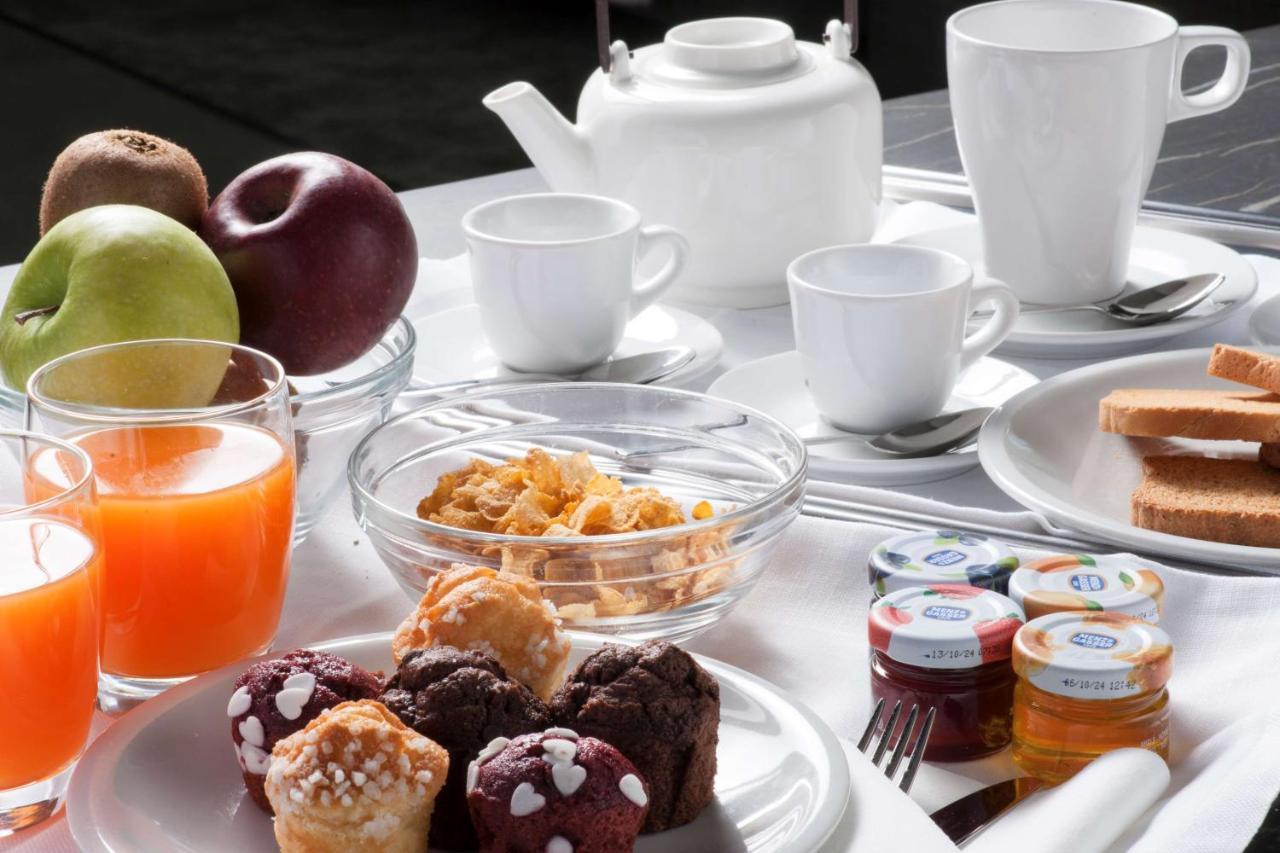 Radisson Hotel Nola Naples Ngoại thất bức ảnh