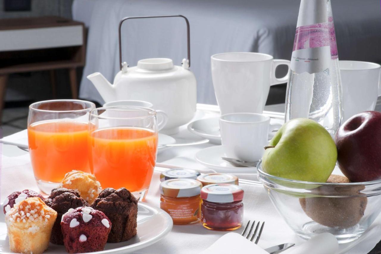 Radisson Hotel Nola Naples Ngoại thất bức ảnh