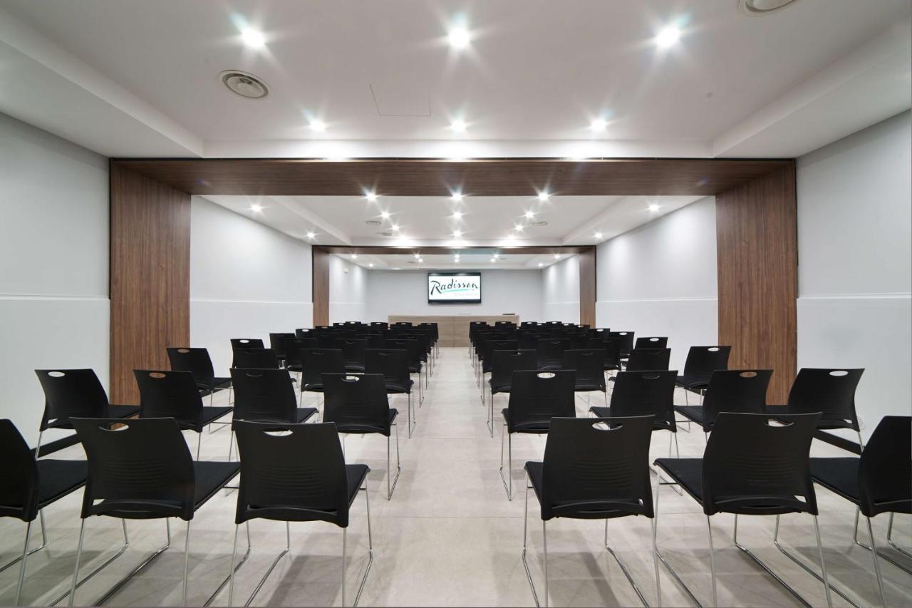 Radisson Hotel Nola Naples Ngoại thất bức ảnh