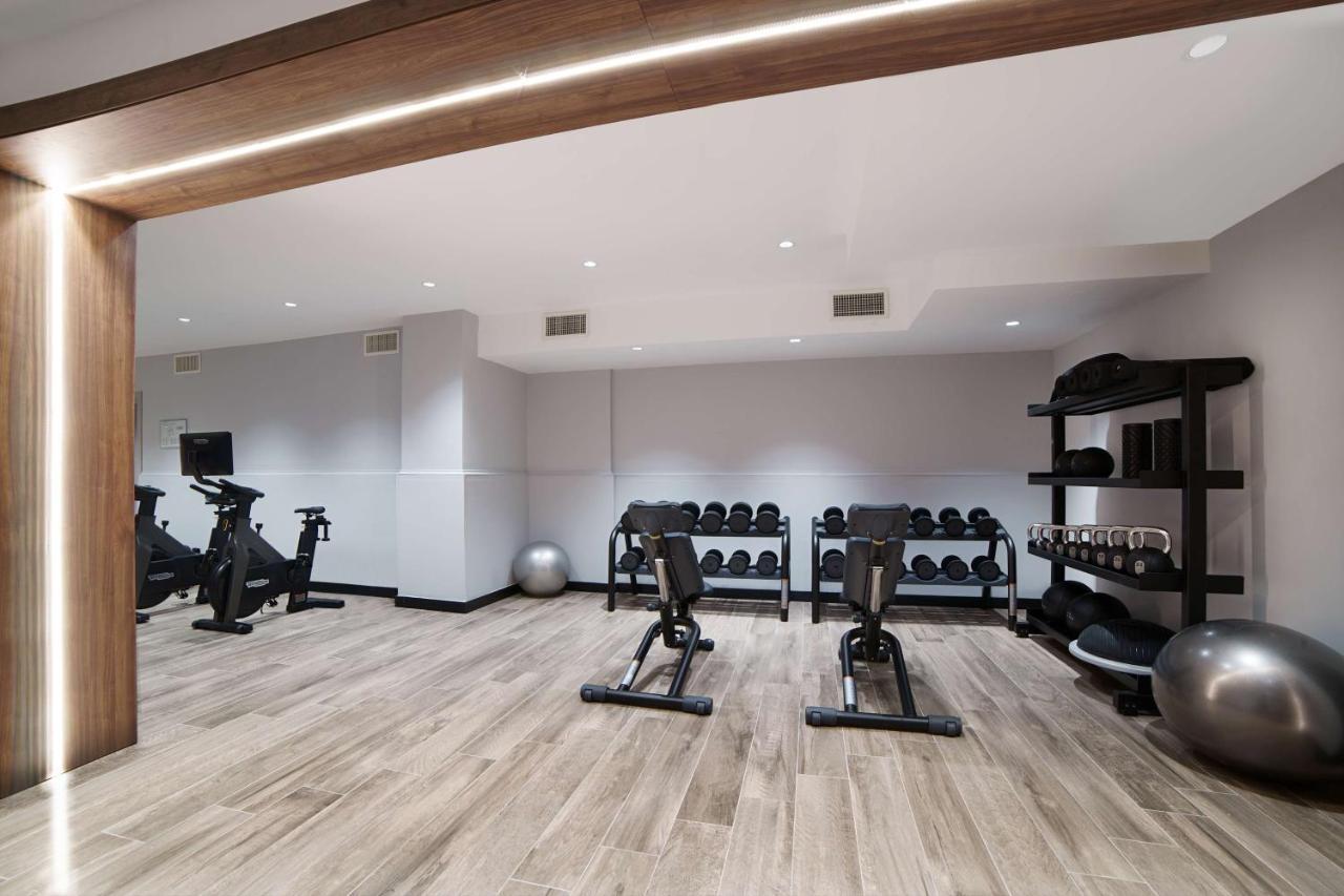 Radisson Hotel Nola Naples Ngoại thất bức ảnh