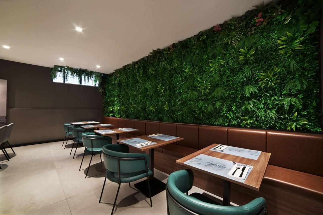 Radisson Hotel Nola Naples Ngoại thất bức ảnh
